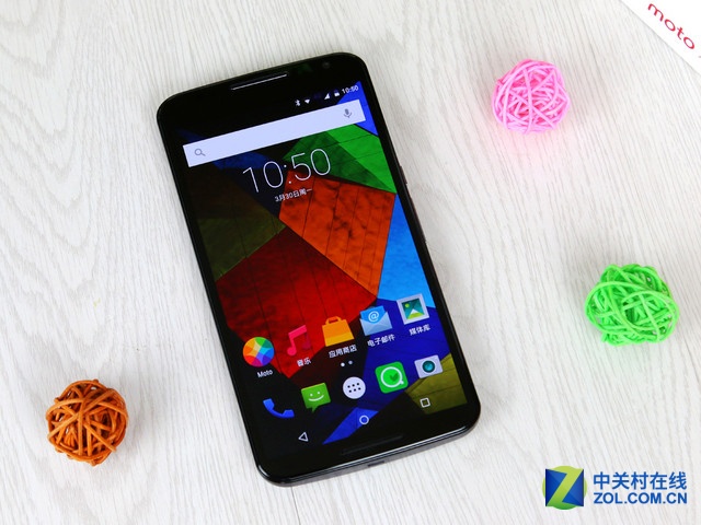 看视频玩游戏更爽 2K显示屏智能机推荐-Moto 