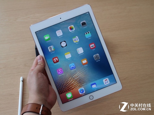 报告:9.7吋iPad Pro上半年将出货400万_苹果 9