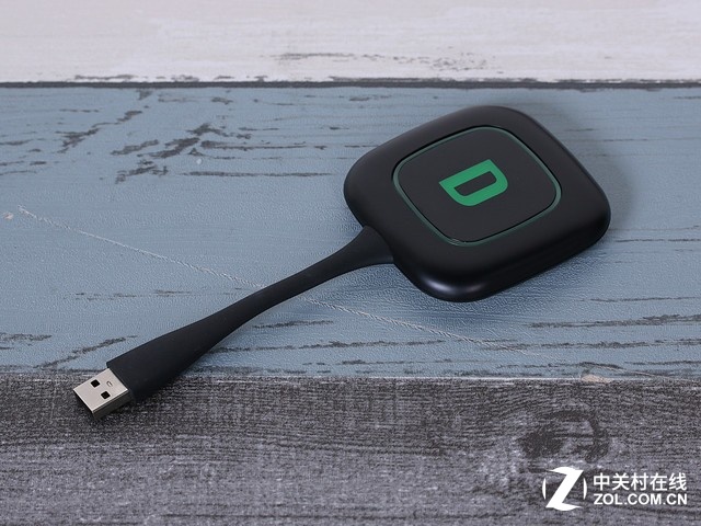 個(gè)性外觀 LIGHTANK W100商務(wù)投影評(píng)測(cè)